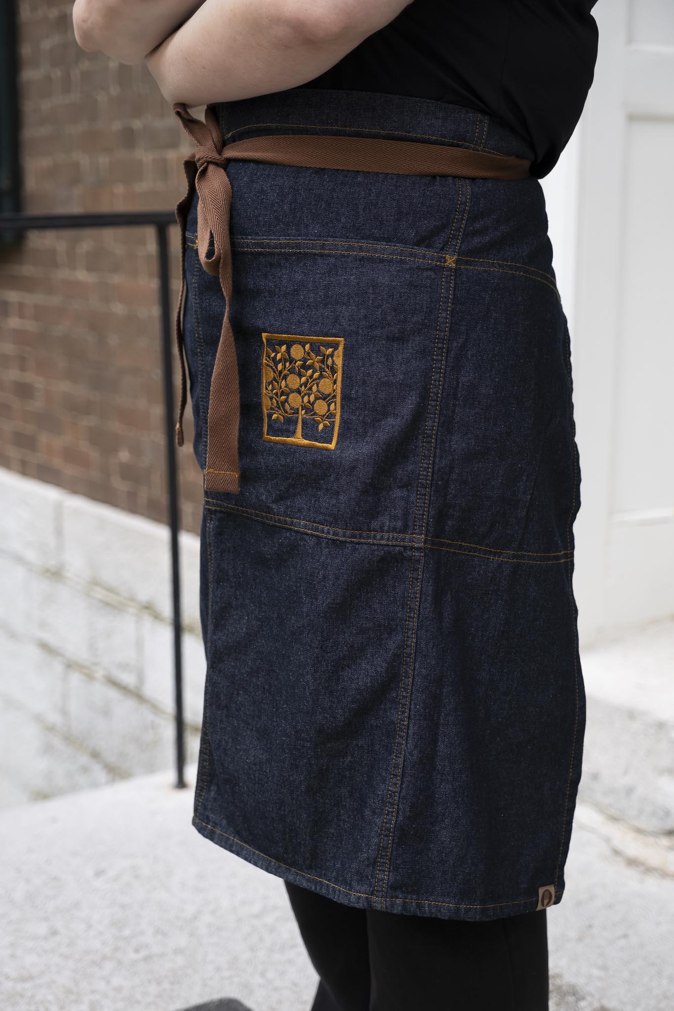 Pleasant Hill Half Apron