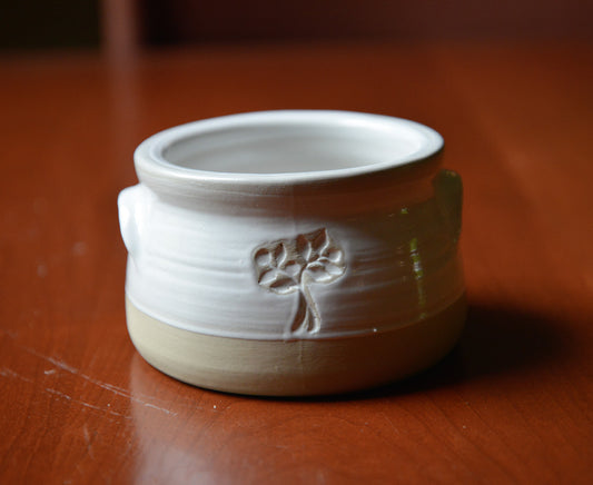 1/4 Qt Casserole Trustees' Table Pottery Collection