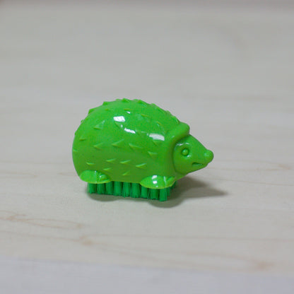 Q - Hedgehog Nail Brush